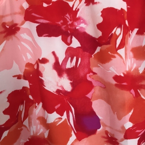 Ann Taylor LOFT Factory Floral Print Ruffled Sleeveless Top‎ - Picture 2 of 10